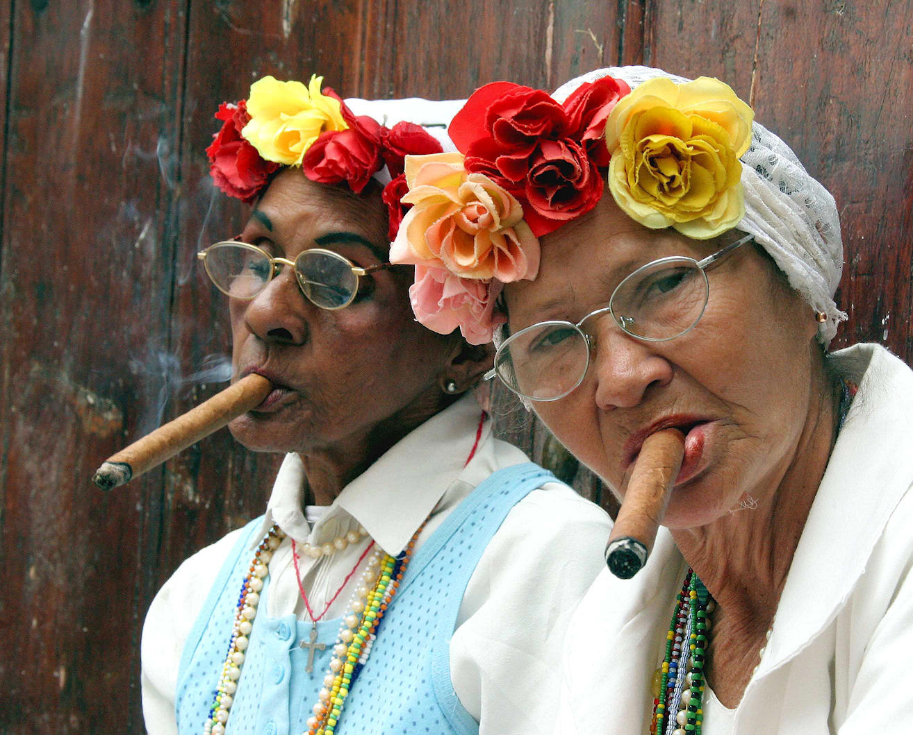 old-ladies_cigars1.jpg