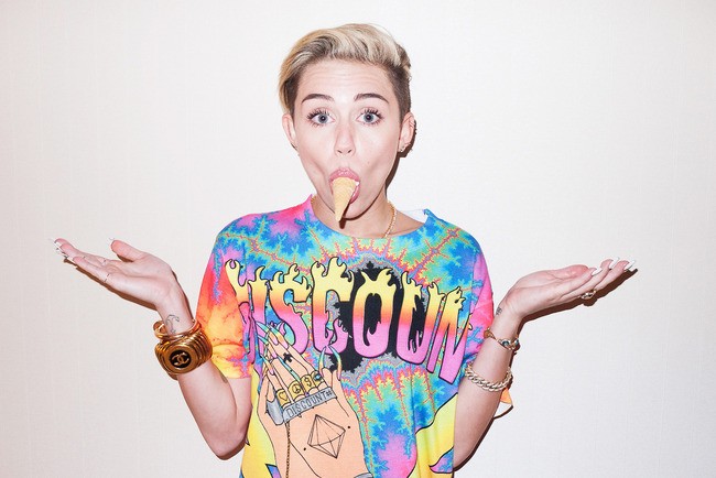 miley-cyrus-terryrichardson24.jpg